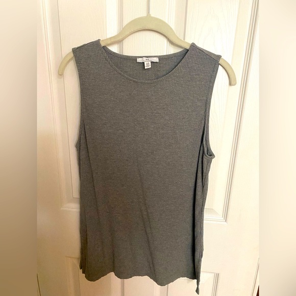 NWOT Sleeveless Gray Sweater by Halston - Picture 1 of 3